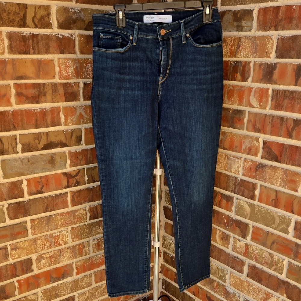 Signature Women's Straight Leg Jeans in Dark Indigo